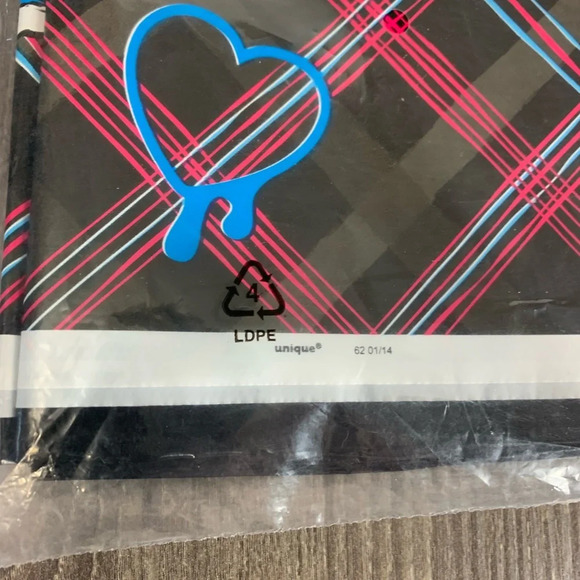 Monster High Dolls Tablecover Party Supply Plastic NOS 2011 54" x 84" Sealed - Picture 7 of 11